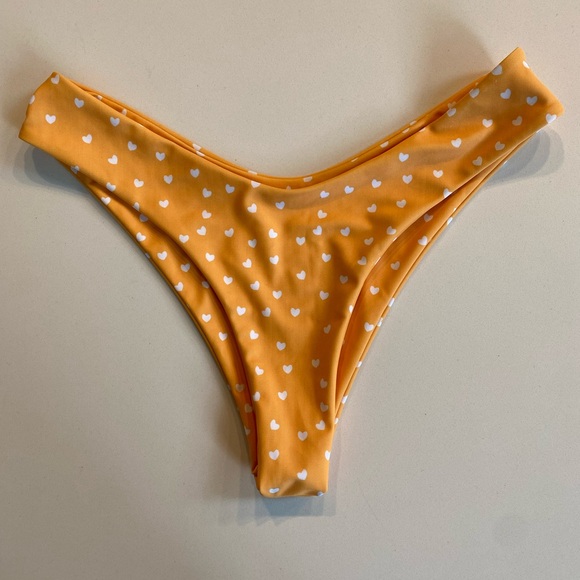 Tiny heart bikini - Picture 4 of 4